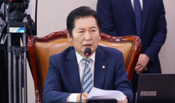 청문회 발언하는 정청래 국회 법사위원장..