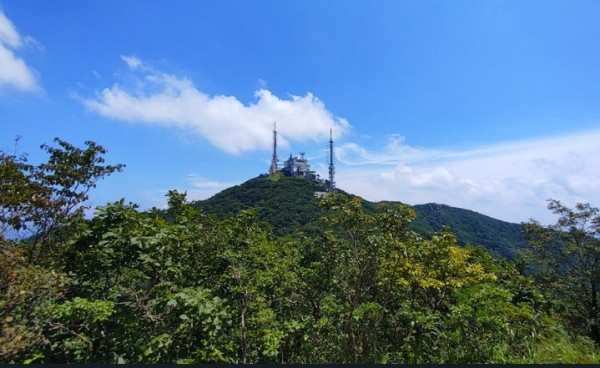 모악산 정상의 KBS송신탐이 보인다.